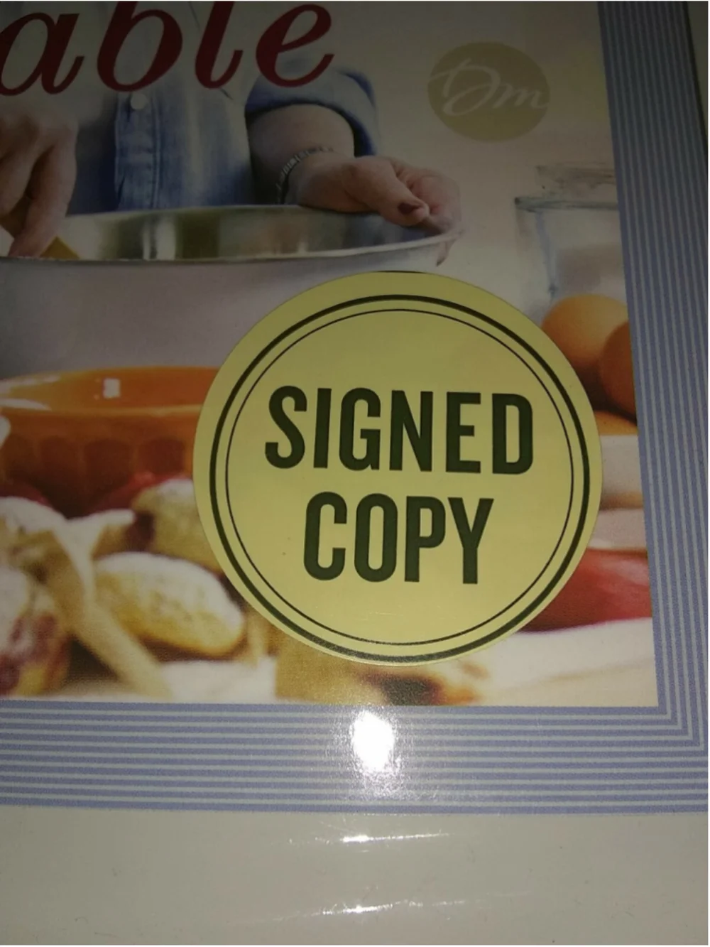 SIGNED AUTOGRAPHED Debbie Macomber's Table Cook book Hard cover BRAND NEW x